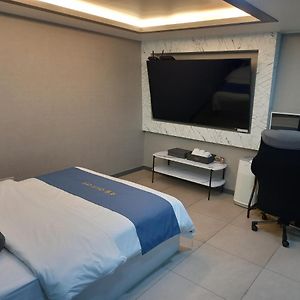 Deluxe Double Room Bath